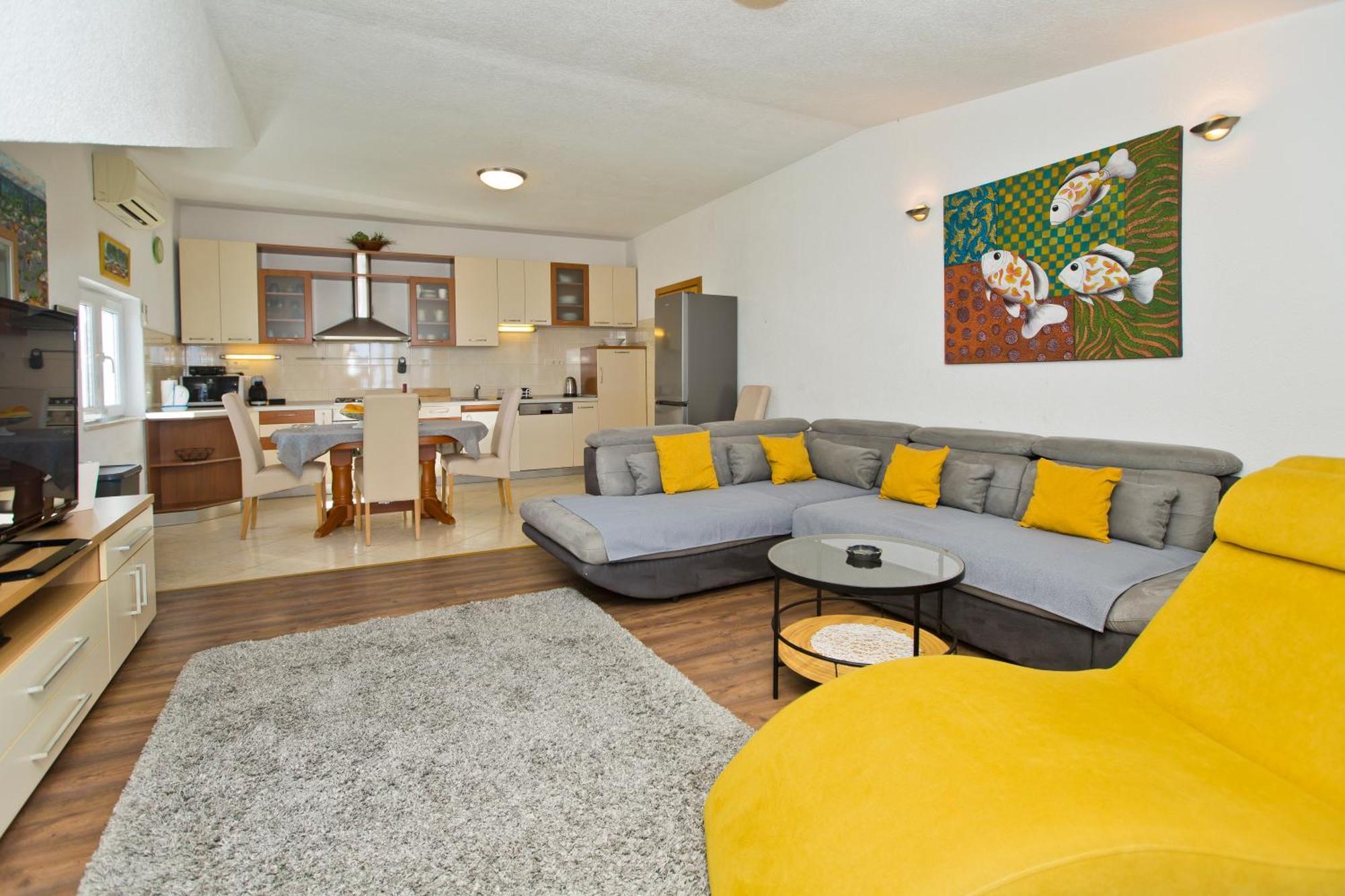 Zora Apartment